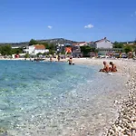 Family-friendly With Swimming Pool - 7557 Apartment
