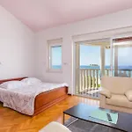 Family-friendly With Swimming Pool - 7557 Apartment Rogoznica (Sibenik-Knin)
