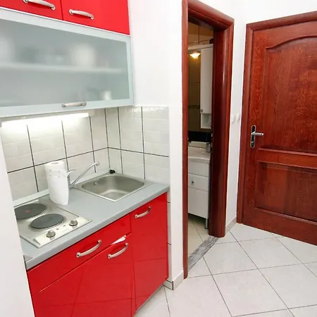 Apartment Family Friendly With A Swimming Pool - 7557