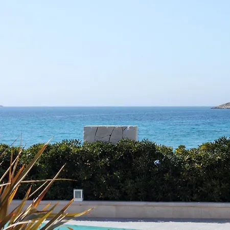 Family-friendly With Swimming Pool - 7557 Rogoznica (Sibenik-Knin)
