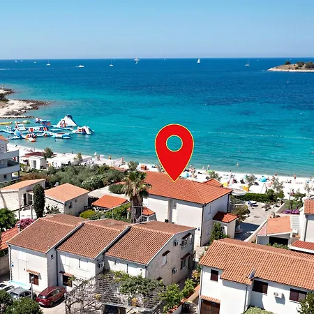 Apartamento Family-friendly With Swimming Pool - 7557 Rogoznica (Sibenik-Knin)