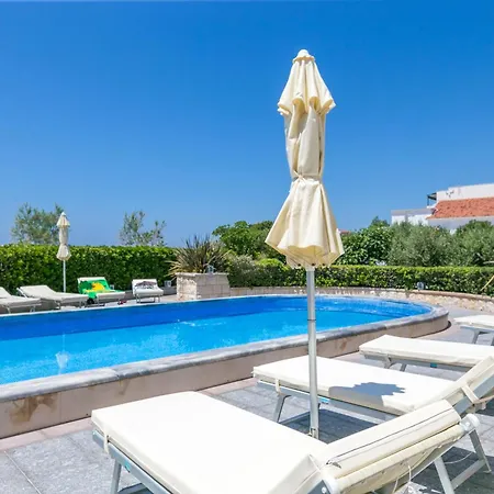 Family-friendly With Swimming Pool - 7557 Apartamento *