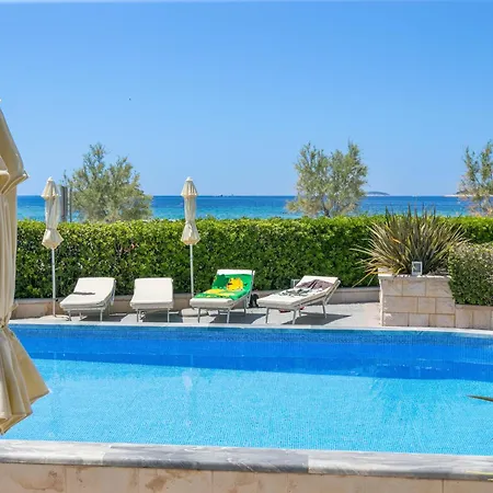 Family-friendly With Swimming Pool - 7557 *