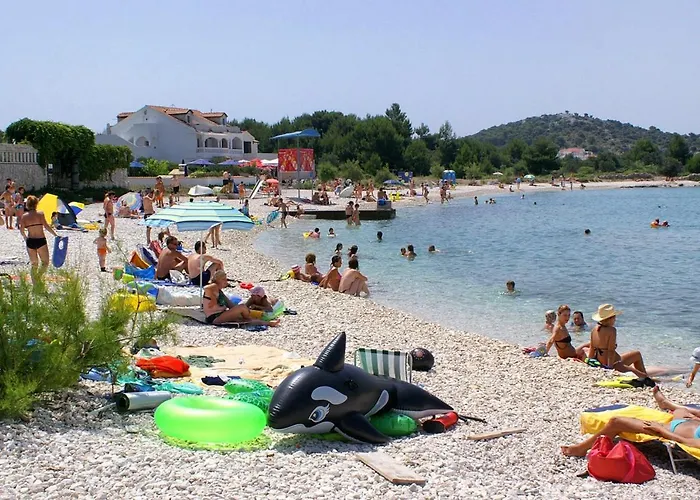 Family-friendly With Swimming Pool - 7557