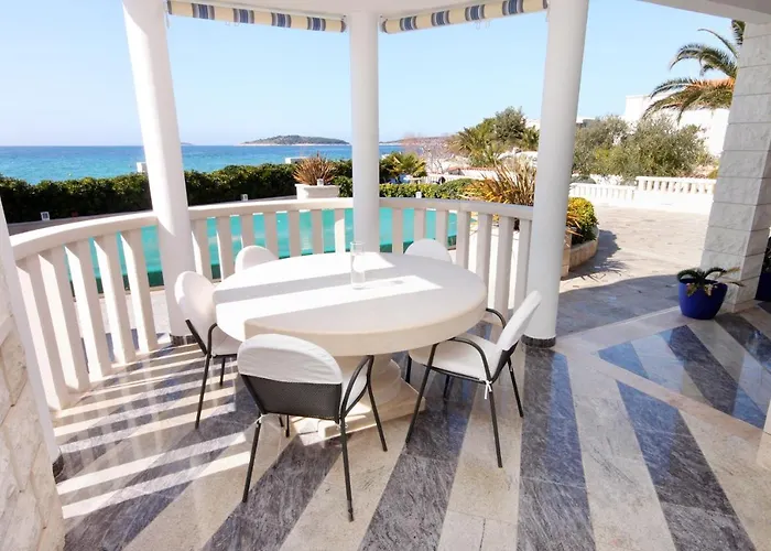 Apartamento Family-friendly With Swimming Pool - 7557