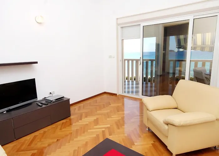 Family-friendly With Swimming Pool - 7557 *