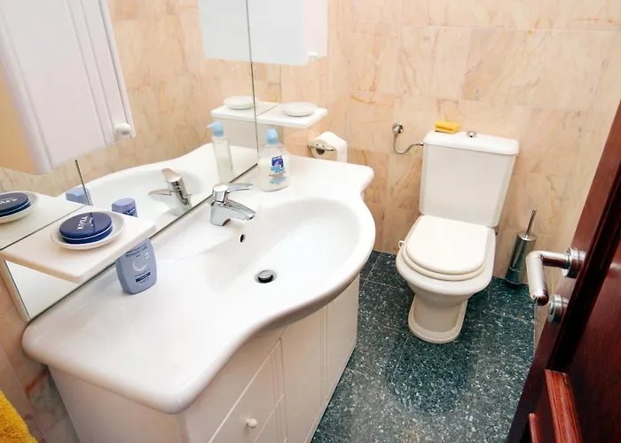 Family-friendly With Swimming Pool - 7557 Apartamento Rogoznica (Sibenik-Knin)