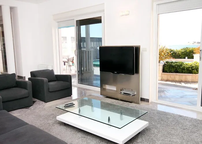 Apartamento Family-friendly With Swimming Pool - 7557 *