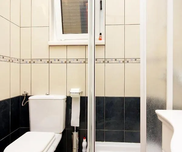 Family-friendly With Swimming Pool - 7557 Apartamento