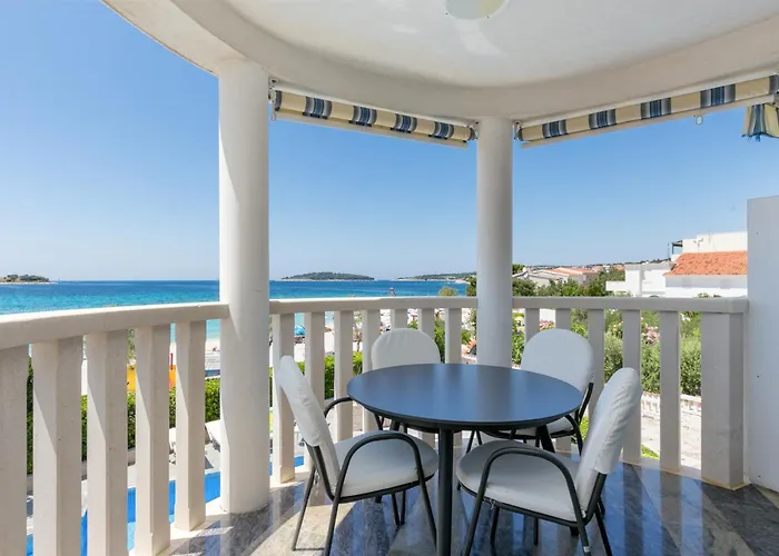 Apartamento Family-friendly With Swimming Pool - 7557 Rogoznica (Sibenik-Knin)