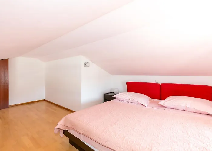 Family-friendly With Swimming Pool - 7557 *